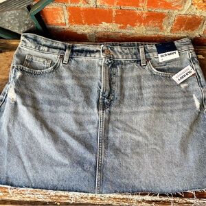 NWT Old Navy Denim Mid Rise Skirt Women’s Size 16 40x17